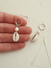 Load image into Gallery viewer, Silver Mini Hoops OCEAN DREAM
